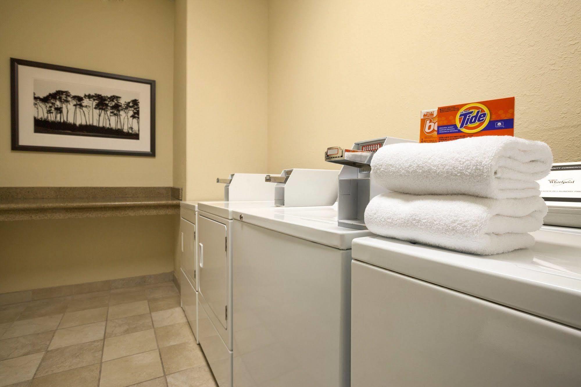 Country Inn & Suites By Radisson, Winnipeg, Mb Bagian luar foto